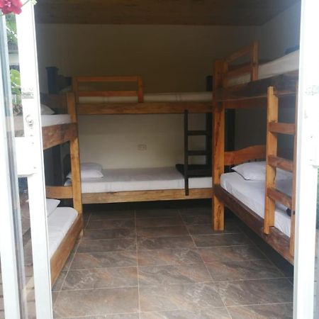 Hostal Hilltop Zapzurro Exterior photo