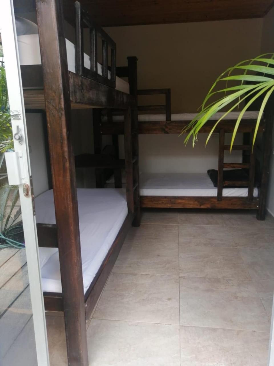 Hostal Hilltop Zapzurro Exterior photo